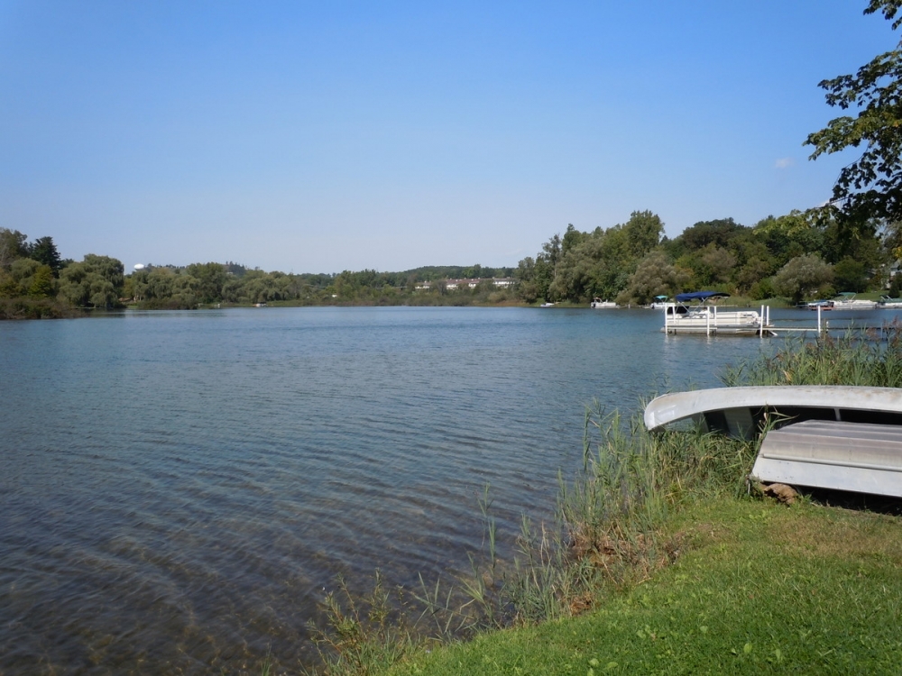 Homes on Watkins Lake in Waterford MI Oakland County Lakefront home for sale Michigan